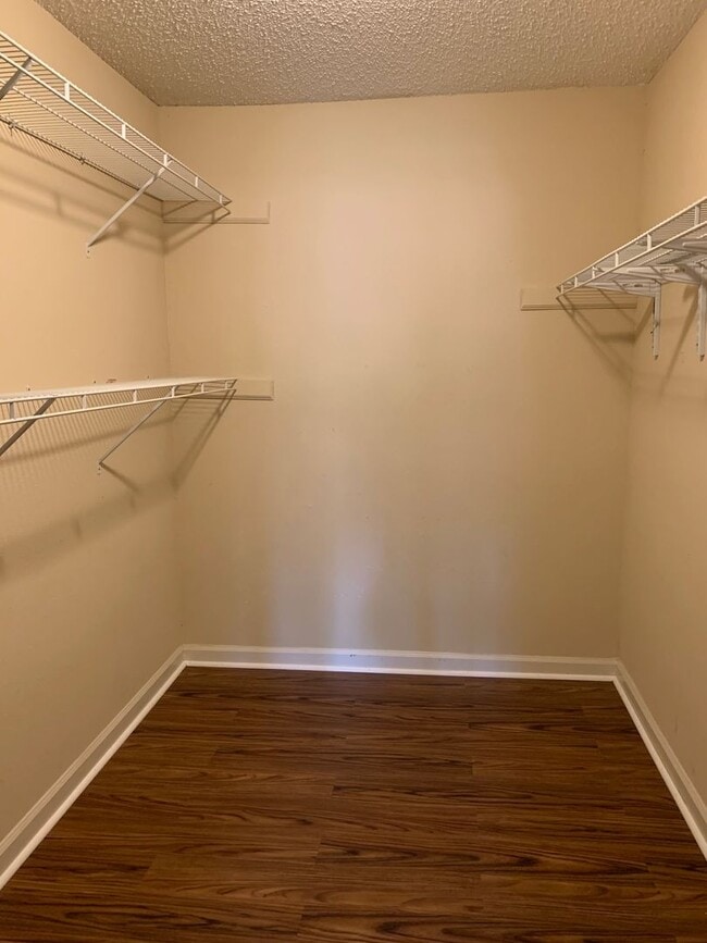 Building Photo - Condo for rent in Hoover