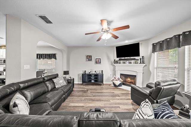 Building Photo - 2412 Lighthouse Dr