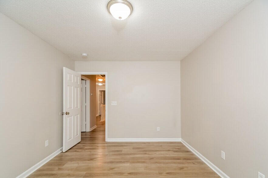 Building Photo - 3323 Baseline Rd