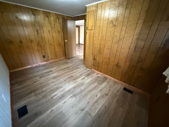 Building Photo - 4 Bed 2 Bath Home with 2 Car Garage, Large Private Fenced Yard. Lander, WY