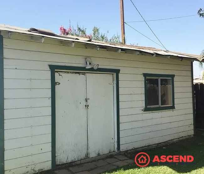 Building Photo - Charming 3 Bedroom Home in Oildale!