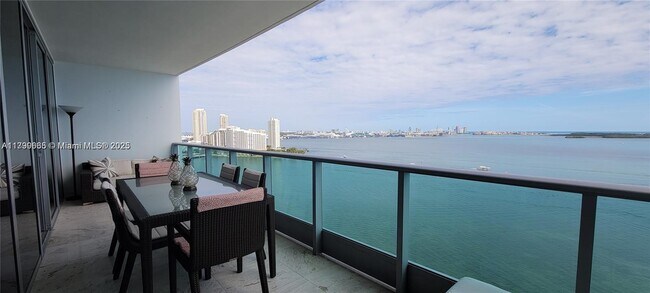 Building Photo - 1331 Brickell Bay Dr