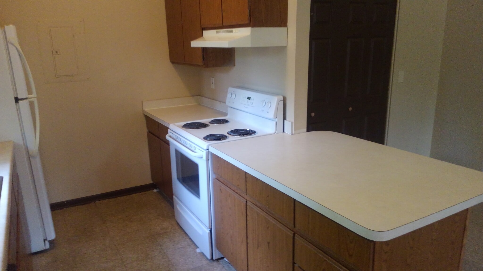 Kitchen - 242 Spartan Ave