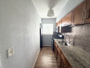 Building Photo - 620 84th St