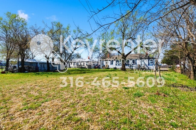 Building Photo - 2322 S Emporia St