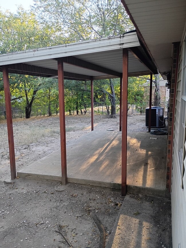 Building Photo - 723 Sun Valley Dr