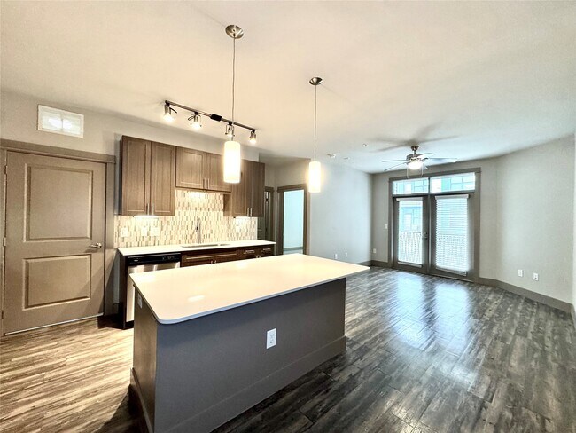 Building Photo - 5454 Washington Ave