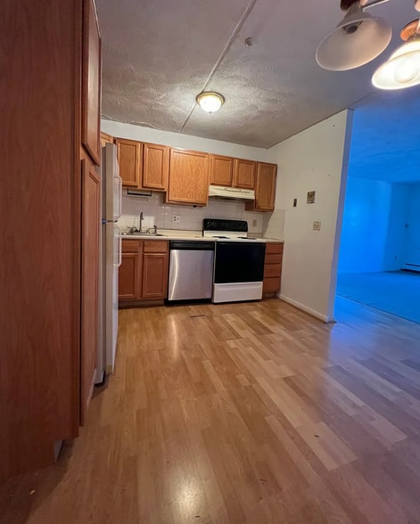 Building Photo - 173 Adams Ave