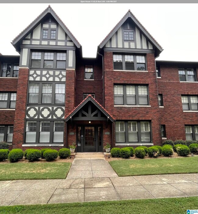 Building Photo - 3008 13th Ave S