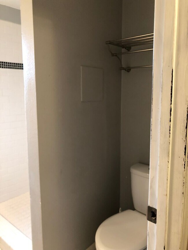 Building Photo - ***PENDING APPLICATION***Great Home on Corner Lot!