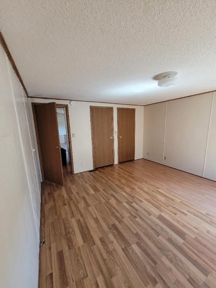 Building Photo - 3841 SE 85th St