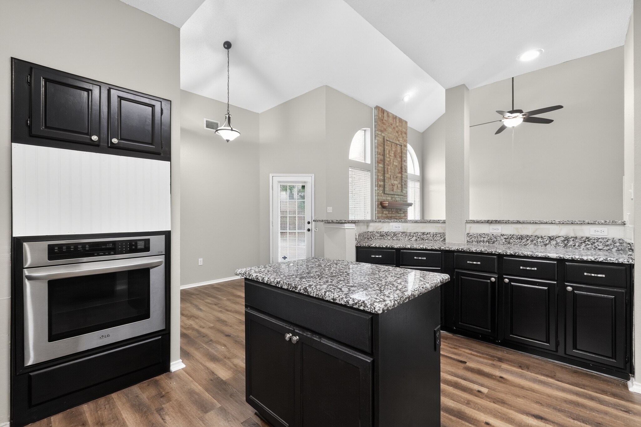 Building Photo - 1624 Ariel Dr