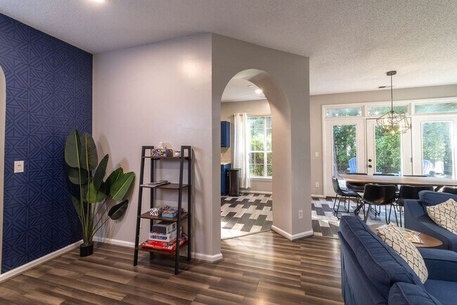 Building Photo - 9 Walthour Cove