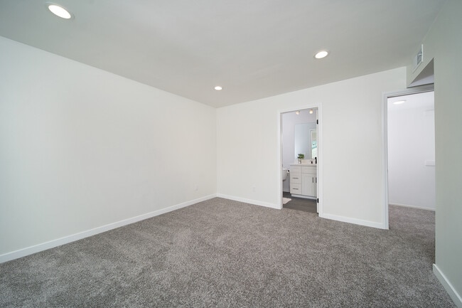 Building Photo - 4257 Laurel Canyon Blvd