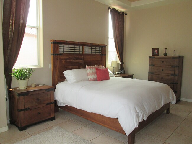 Building Photo - Unfurnished - 1 Year Rental