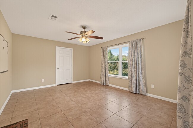 Building Photo - 101 Royal Ct