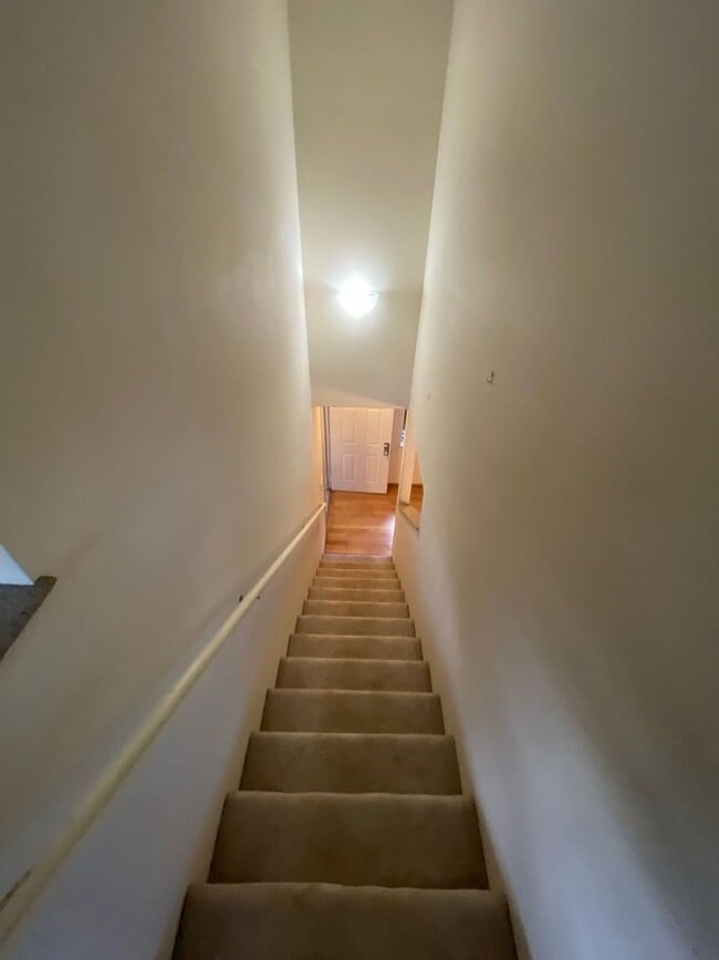 Building Photo - LOCATION, LOCATION, LOCATION!