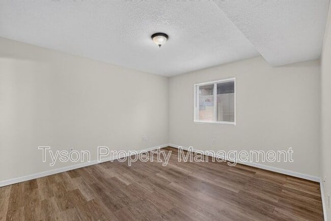 Building Photo - 328 Escena Pl SE