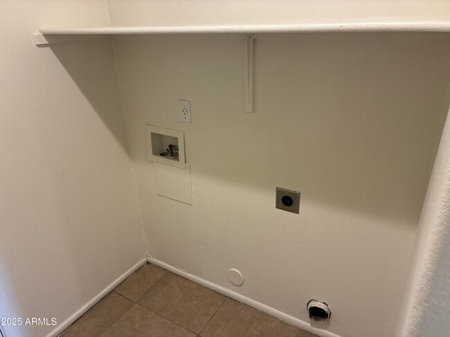 Building Photo - 10443 W Medlock Dr