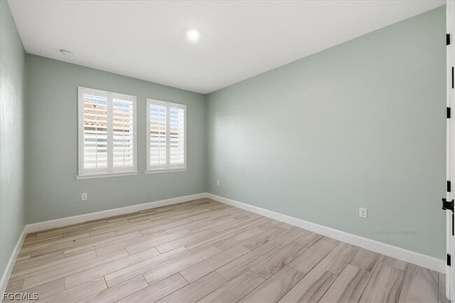 Building Photo - 2038 Grove Dr