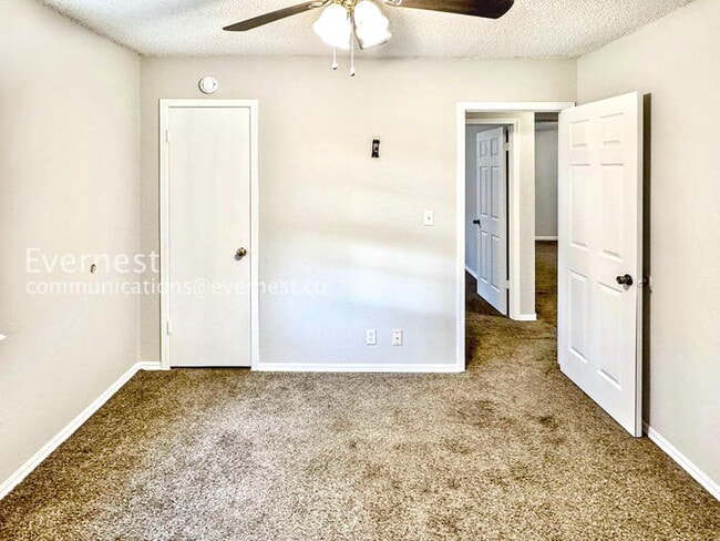 Building Photo - 1756 S Pine Ave