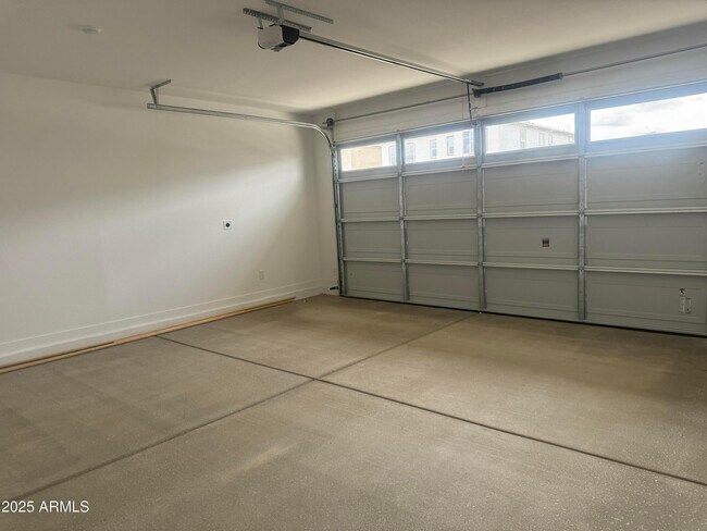 Building Photo - 2890 E Frontiersman Ln