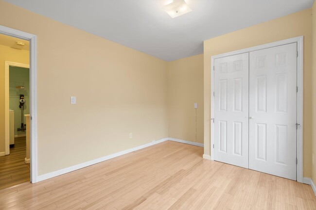 Building Photo - 13 Taconic St