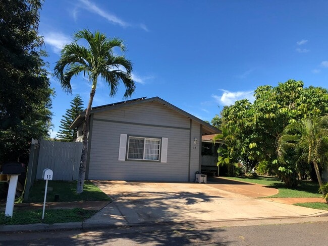 front of house - 13 Waikalani Pl