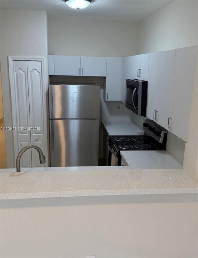 Building Photo - 1661 SE 29th Ct