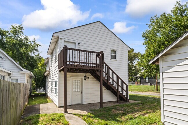 Building Photo - Furnished, short-term rental just blocks from KU Med available now!