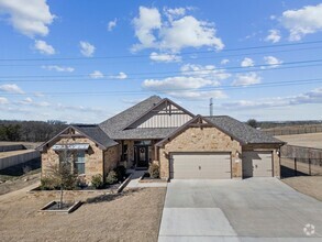 Building Photo - Upscale Living!