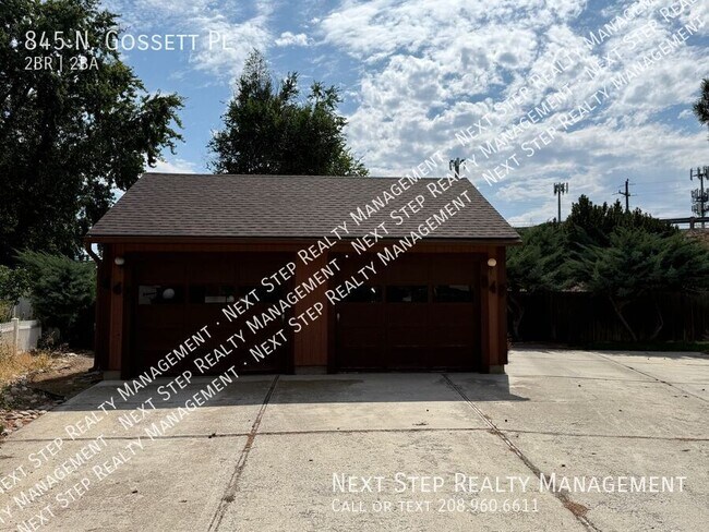 Building Photo - 845 N Gossett Pl