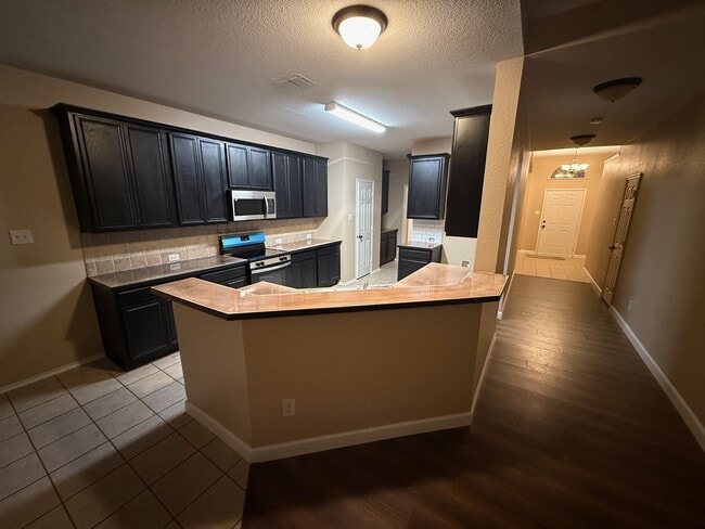 Building Photo - 3404 Pinecone Dr