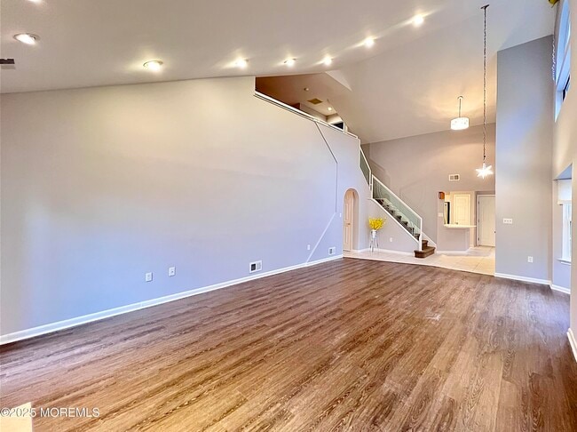 Building Photo - 163 Colony Ln