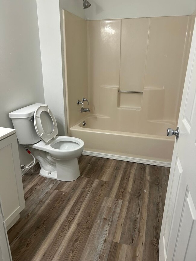 Building Photo - 2726 John St