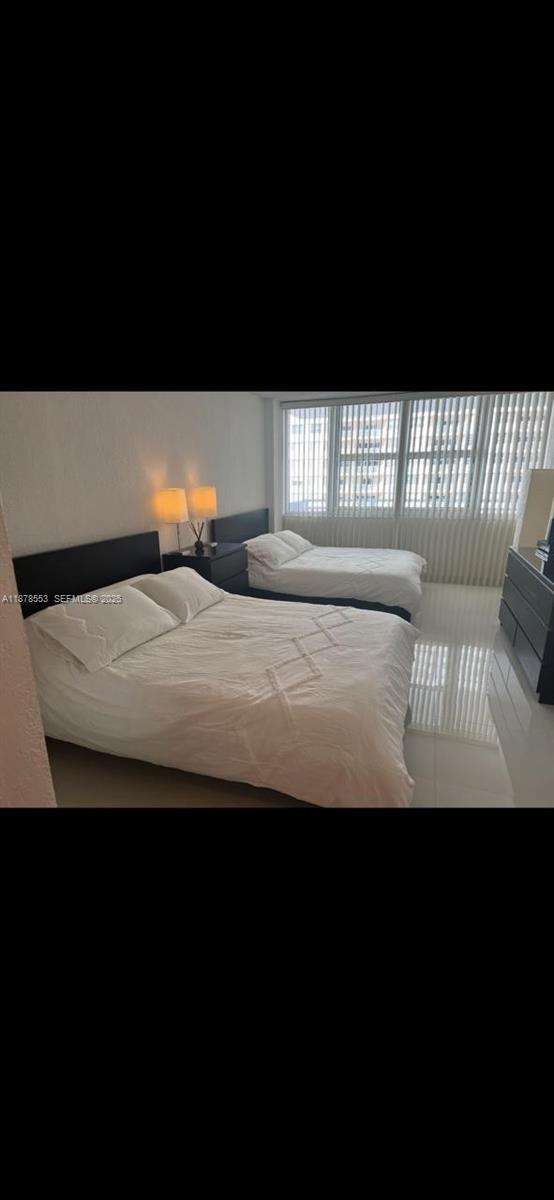 Building Photo - 2030 S Ocean Dr