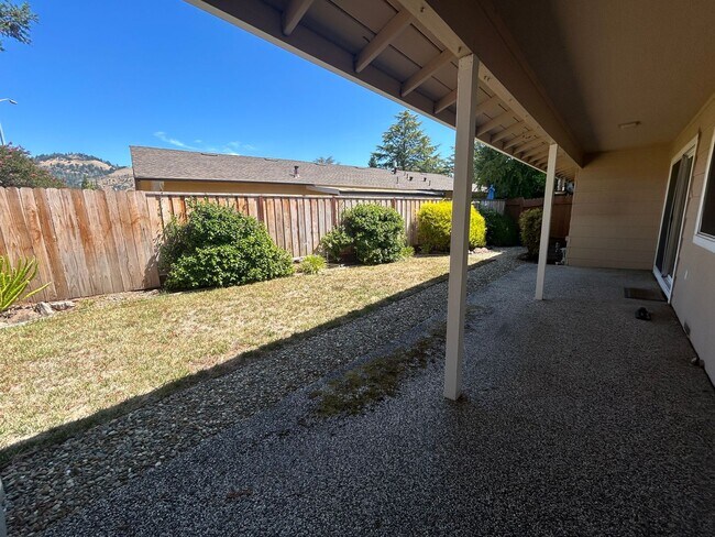 Building Photo - 245 Mockingbird Cir