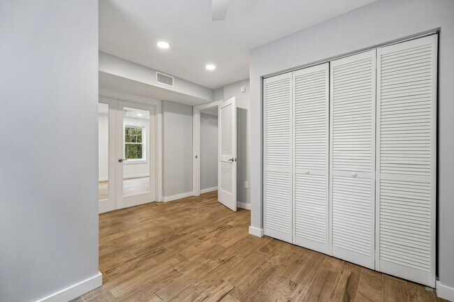 Building Photo - Newly Remodeled Beachside Home – Walk to the Ocean