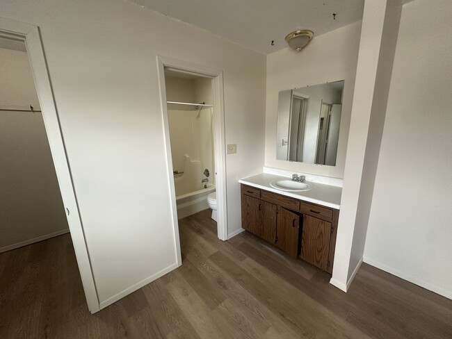 Building Photo - 2518 Leeper Dr