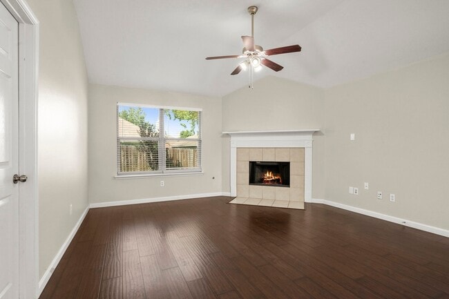 Building Photo - 18454 Sunrise Pines Dr