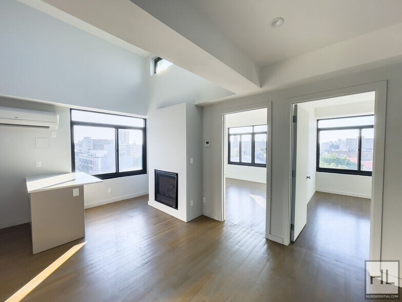 Primary Photo - Bushwick Avenue / Spacious 2 Bed 1-Bath