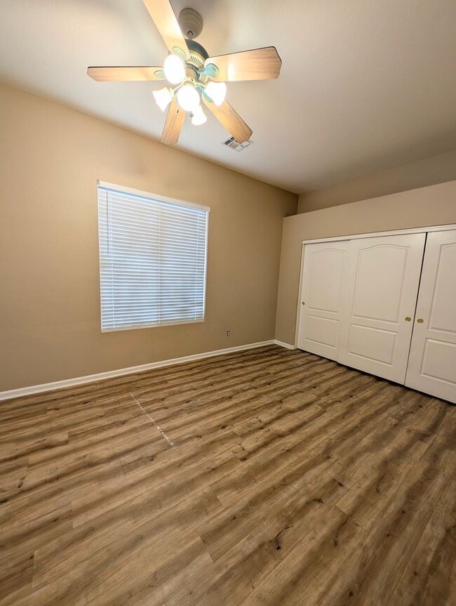 Building Photo - AVAILABLE NOW IN HIGLEY GROVES!!!!