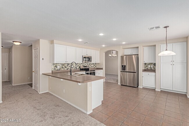 Building Photo - 2302 E Torrey Pines Pl