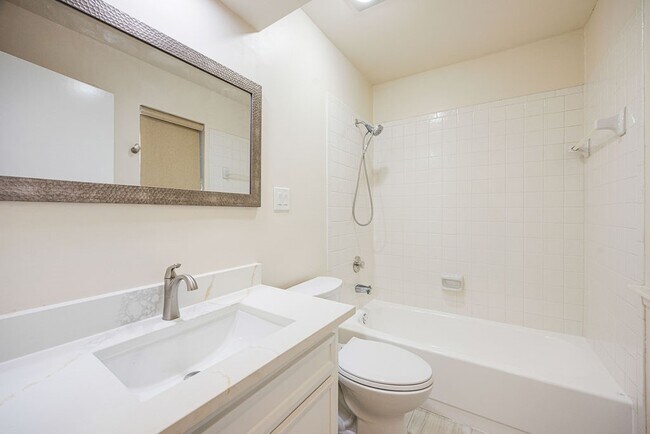 Building Photo - 1856 S Gessner Rd