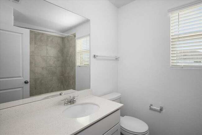 Building Photo - 329 Escondido Cir