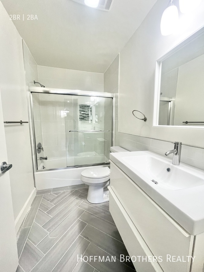 Building Photo - 860 S Ardmore Ave