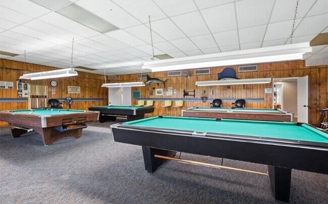 Building Photo - 7300 Sun Island Dr S