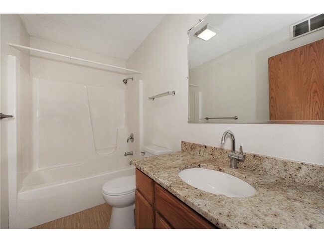 Building Photo - 1065 23rd Ave SE