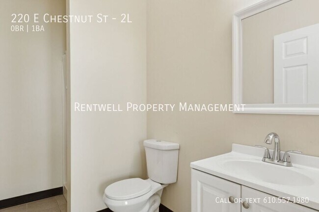 Building Photo - 220 E Chestnut St