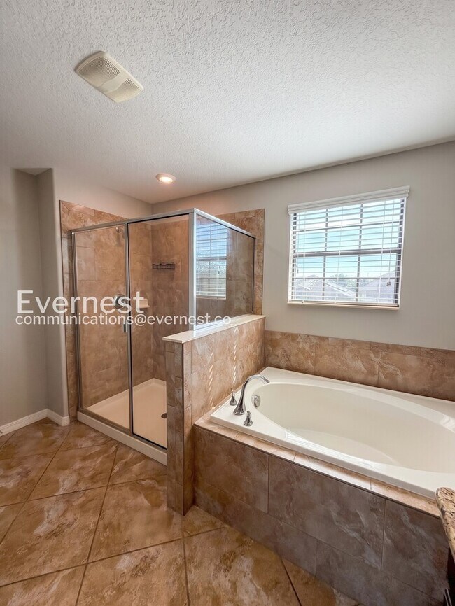 Building Photo - 4 Bed & 3 Bath Home with Fenced Yard and Modern Amenities / Voucher Accepted / No Pets Allowed / ...